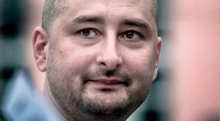 Un maquillador ayudó al periodista ruso Arkady Babchenko, a fingir su propia muerte