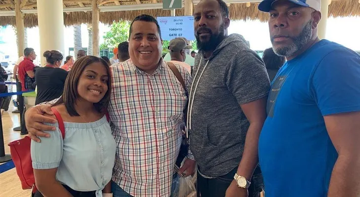 Expectativas por debut hijo de Vladimir Jr; su padre viajó temprano a Toronto para ver partido 