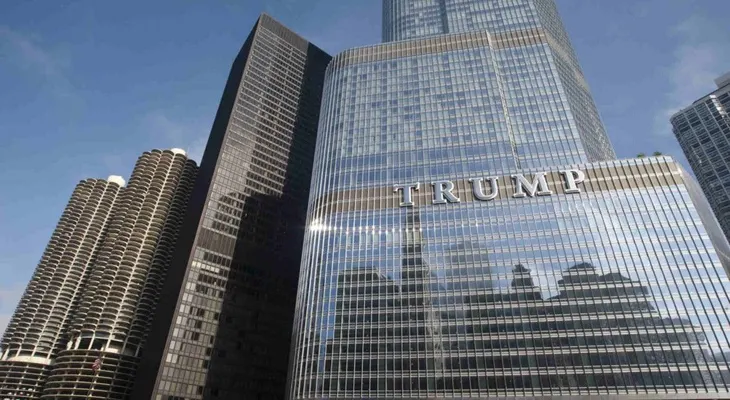 Arrestan en NY senadora Marisol Alcántara por protestar frente a Torre de Trump