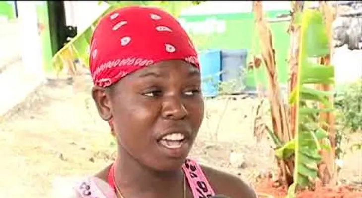 Denuncian mujer dando cerveza a su hijo; "voy a subir el video para que vean"