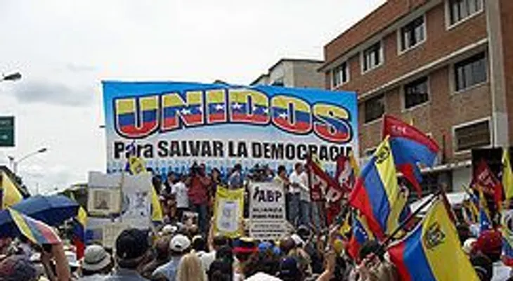Oposición venezolana definirá en seis meses cómo sacar a Maduro del Gobierno