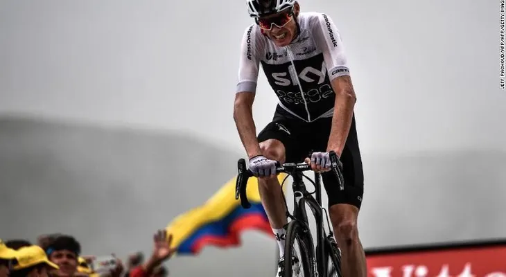 El contratiempo de Chris Froome con un policía en el Tour de Francia
