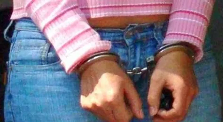 Apresan en Los Mina mujer acusada de estafar mediante llamadas telefónicas