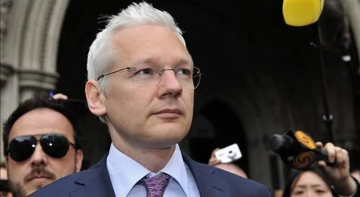 Julian Assange critica el "espionaje masivo" de Estados Unidos