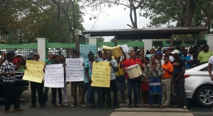 Residentes de Chirino protestan frente a Obras Públicas