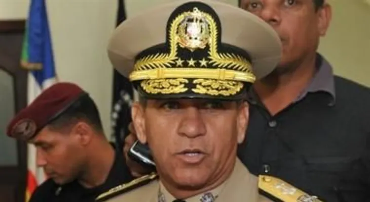 Sigfrido Pared Pérez justifica construcción del muro en la frontera