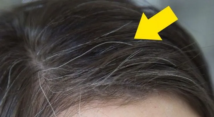 Esta es la única forma de quitar las canas con el aceite de coco. Anota