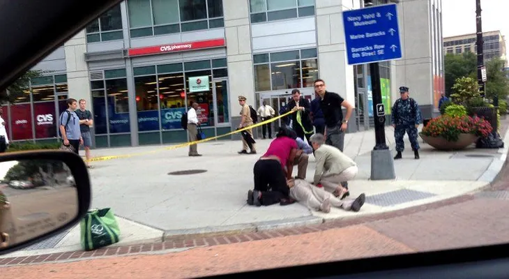 La policía ha identificado a siete de las víctimas del tiroteo en Washington.