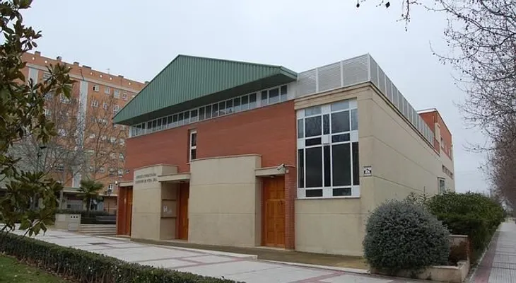 Hombre golpea sacerdote porque no le gustó el sermón