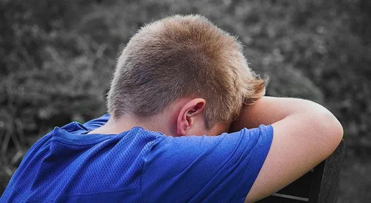 Uno de los violadores más jóvenes del Reino Unido abusó 15 veces de su amigo
