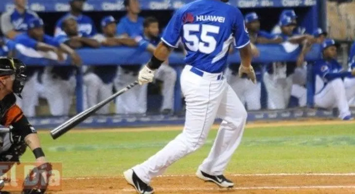 Licey dispone de los Gigantes 4-3