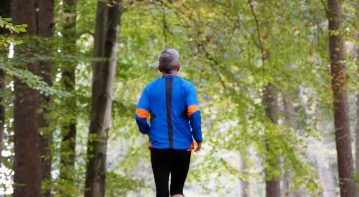 La vida saludable reduce a mitad el riesgo de cáncer colorrectal en mayores