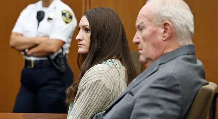 Jurado en juicio de Lindsay Clancy no logra veredicto; posible anulación
