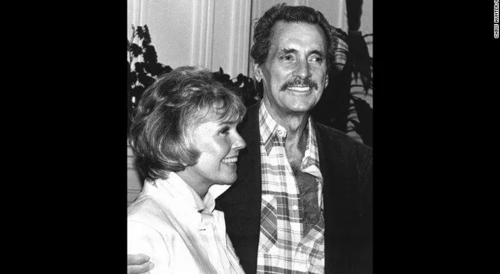 30 años de la muerte de Rock Hudson, actor que abrió los ojos al mundo sobre el SIDA (VIDEO)