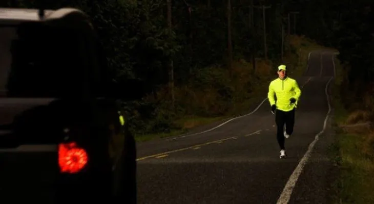 ¿Correr de noche o correr de día?