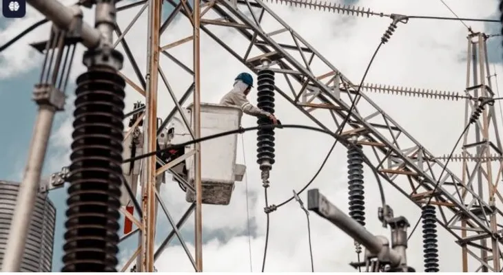 ETED realiza trabajos de mantenimiento en línea Nagua-Payita