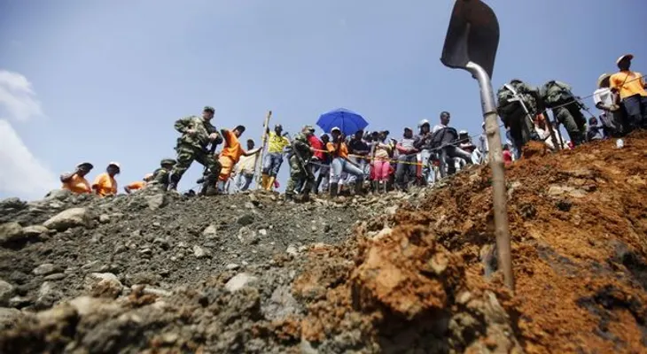 Al menos tres muertos y veinte atrapados por derrumbe de una mina en Colombia