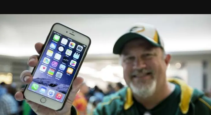 Apple vende cifra récord de iPhones: 39,3 millones 