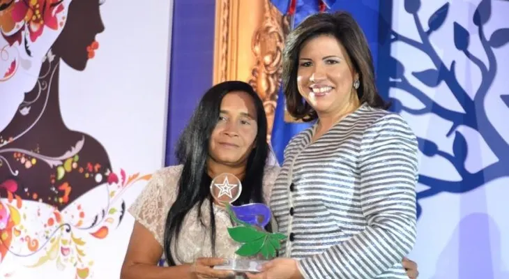 Vicepresidenta valora participación de la mujer en la lucha contra la pobreza  