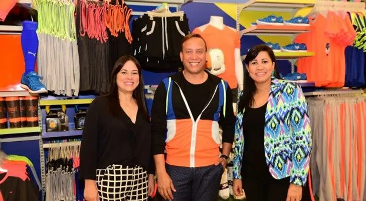 Jumbo introduce colección ropa deportiva con diseñador José Jhan