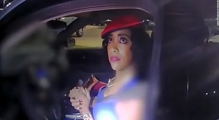 Video refuta la denuncia de agresión sexual de una mujer contra un policía en Texas
