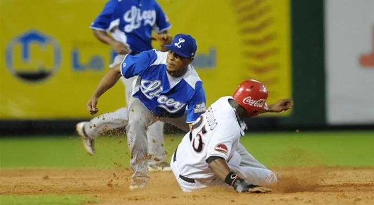 Leones se quedan cortos ante Estrellas; Gregory Polanco dispara tres hits