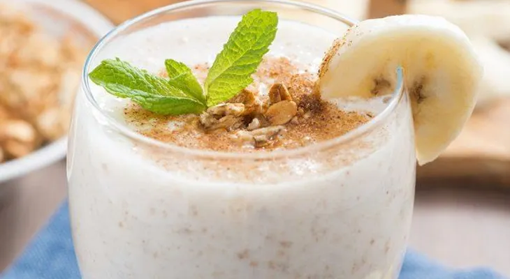 Licuado para bajar el colesterol con banana y avena