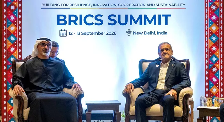 Irán y Emiratos Árabes Unidos buscan "dar vuelta la página" tras reunión en cumbre de los BRICS