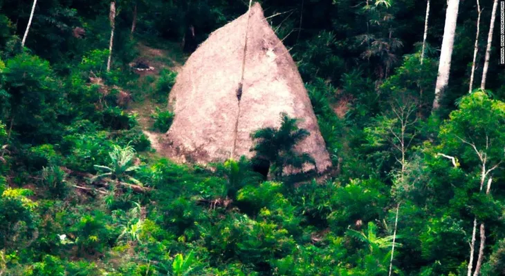 Un drone capta imágenes de una tribu amazónica nunca antes vista