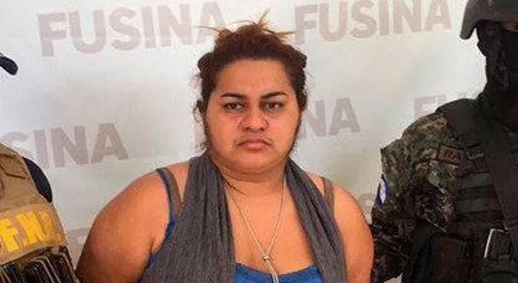 Acuchilló a su amiga por etiquetarla en una foto en Facebook donde se veía gorda