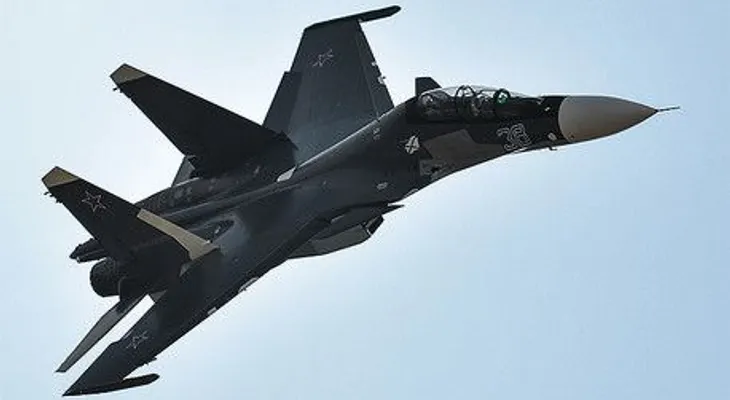 Un astronauta de la EEI toma una impactante foto de un solitario avión sobre las Bahamas