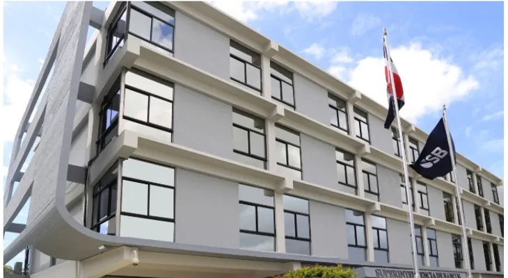 Golpe al bolsillo bancario: ordenan devolver RD$101 millones a usuarios por reclamos