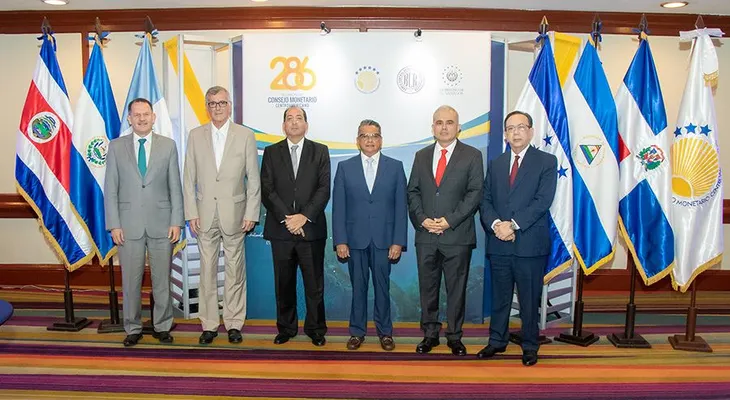 Gobernador Valdez Albizu resalta fortaleza economía y turismo de RD; participa en 286 Reunión CMCA