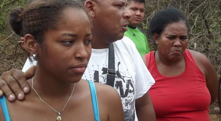 Encapuchados matan a tiros dos jóvenes frente a su residencia; lo definen como un ''ajuste de cuenta''