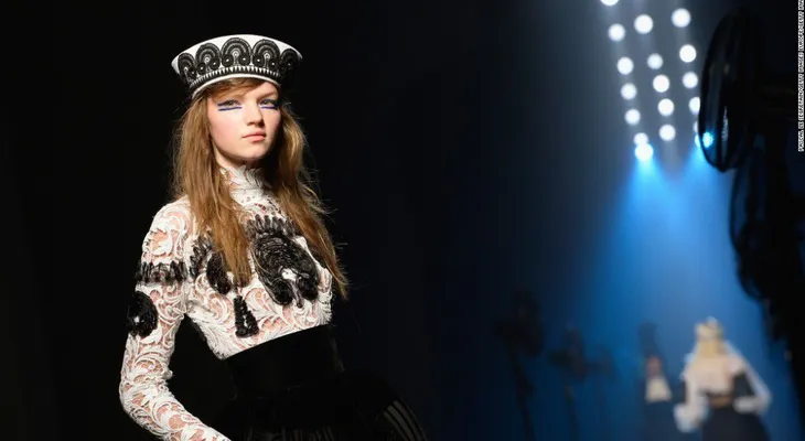 '¡Vive la difference!' Jean Paul Gaultier reflexiona sobre los grandes rebeldes de la moda francesa del siglo XX