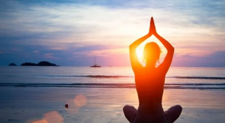 6 beneficios psicológicos de practicar yoga
