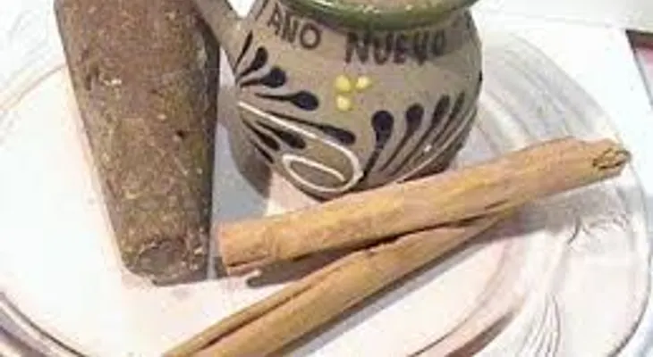 Ingredientes para preparar un champurrado con maseca