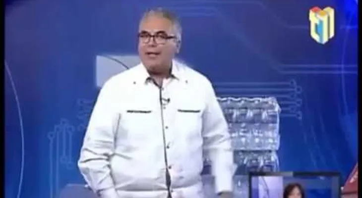 Cavada da su aporte para botellas de agua a Senadora pobre