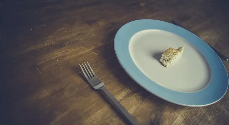  Esta pareja lleva 9 años casi sin comer, y dice gozar de buena salud con esta practica... 
