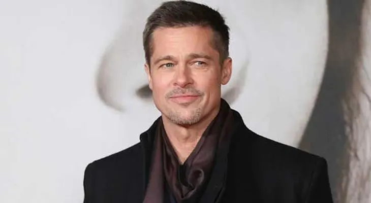 Brad Pitt confiesa adicción al alcohol y pide perdón a Jennifer Aniston por dejarla