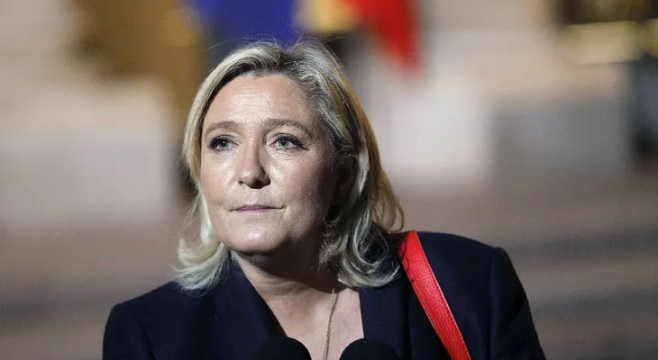La candidata Marine Le Pen está envuelta en un escándalo de plagio