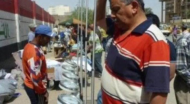 Una compañía aérea pesa a los viajeros por exceso de equipaje