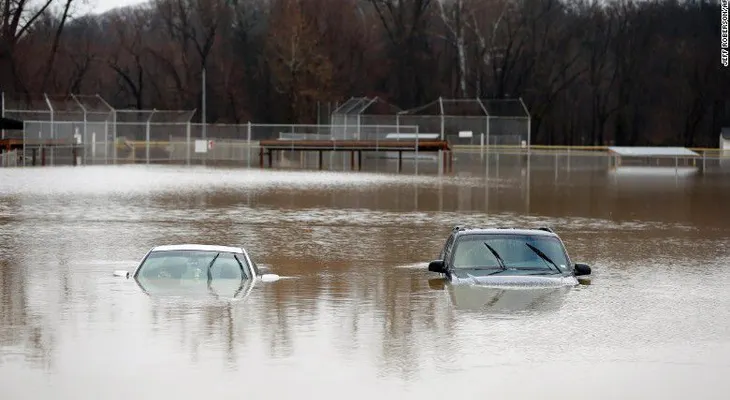 Los ríos se desbordan en Missouri tras lluvias históricas