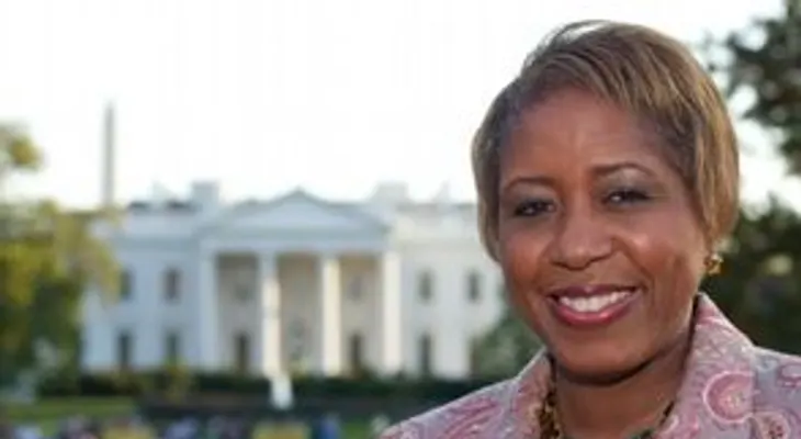 Deja la Casa Blanca Angela Reid, la primera mujer afroamericana que fue jefa de servicio