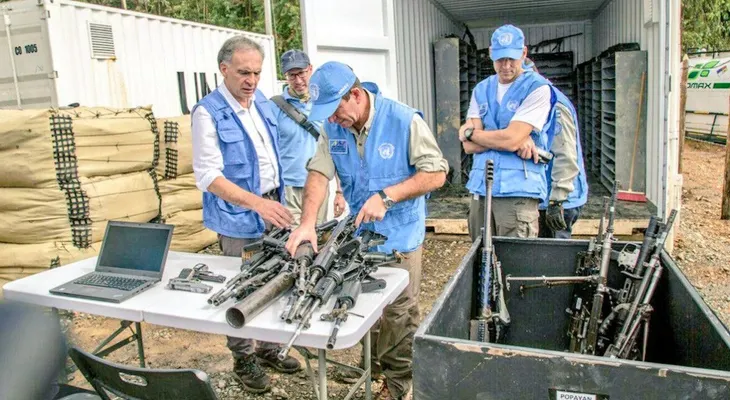 Lanzagranadas, pistolas, fusiles, lanzacohetes: las FARC entregan el 60% de sus armas a la ONU