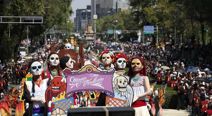 Los muertos desfilan de nuevo por Ciudad de México tras la pandemia