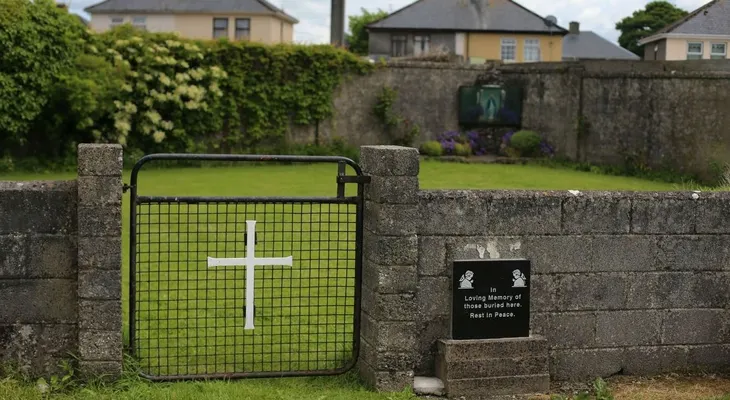 "Están debajo de mí": cómo fue posible que 796 niños desaparecieran en un orfanato de Irlanda