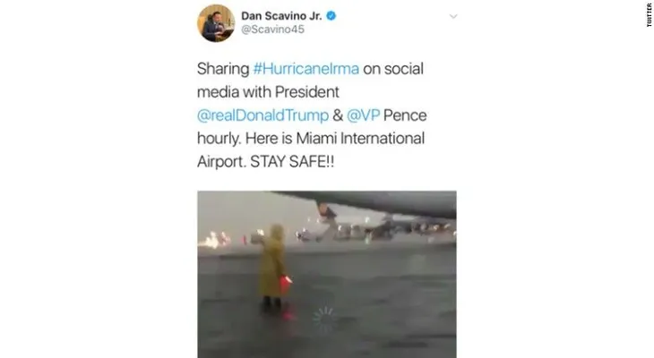 Director de redes sociales de la Casa Blanca tuitea un video equivocado sobre el huracán