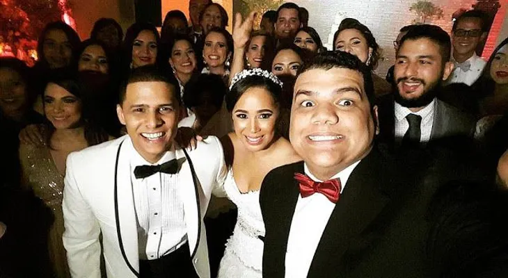 Se casa el presentador Manny Peralta, hijo de Domingo Bautista