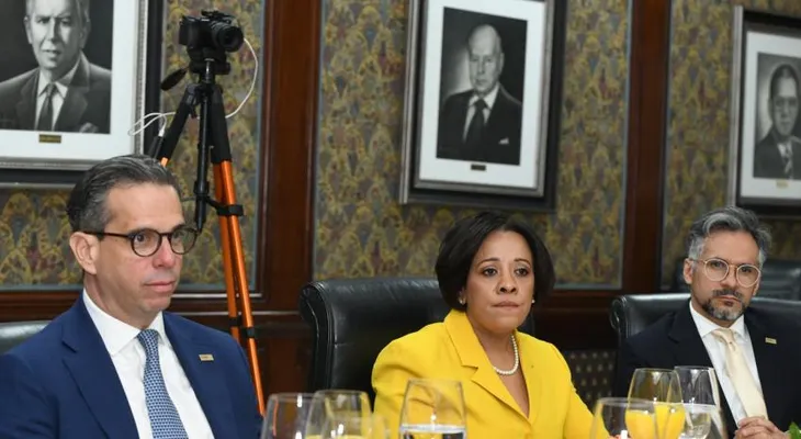 Conep respalda horario diferenciado, pero pide estudio previo para su aplicación